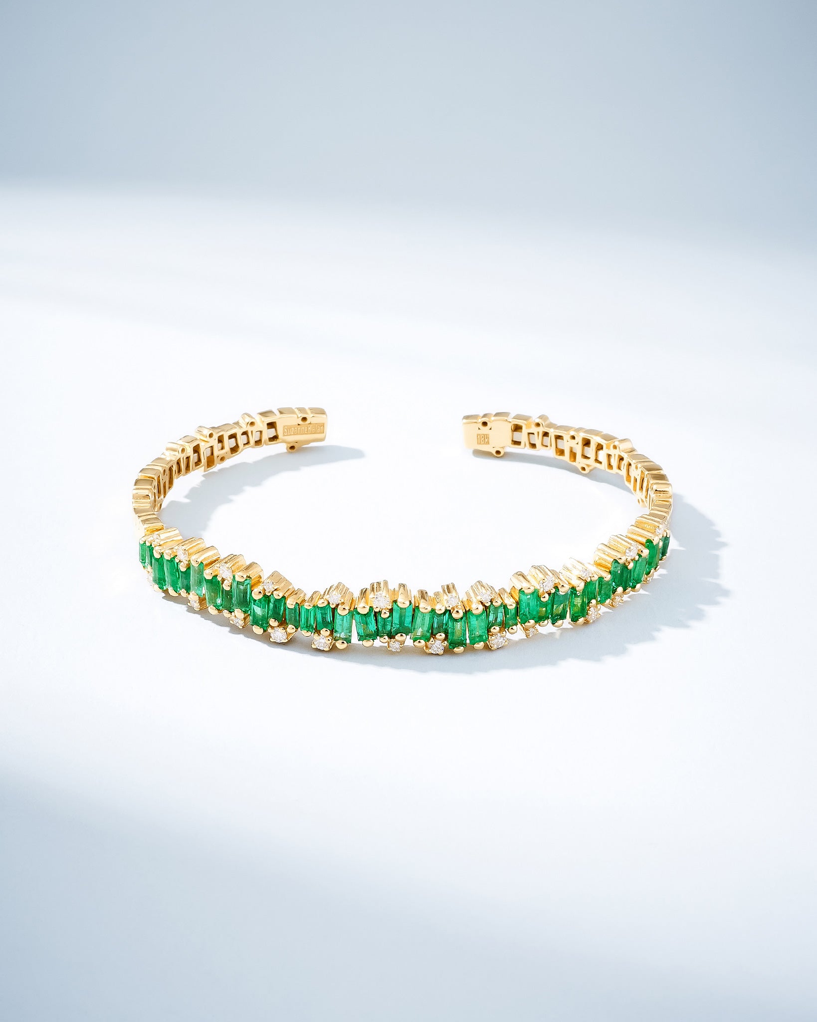 Suzanne Kalan Shimmer Audrey Emerald Bangle in 18k yellow gold