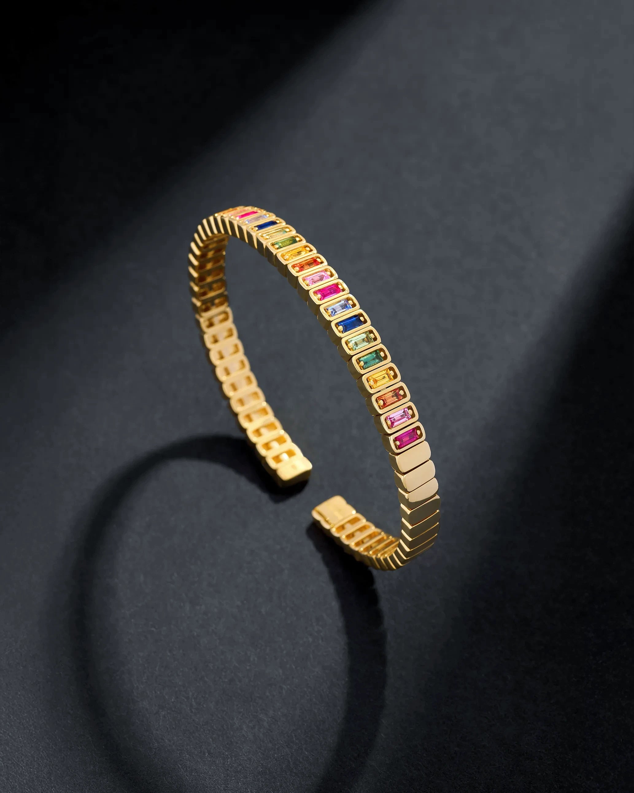 Suzanne Kalan Inlay Large Vertical Rainbow Sapphire Bangle in 18k yellow gold