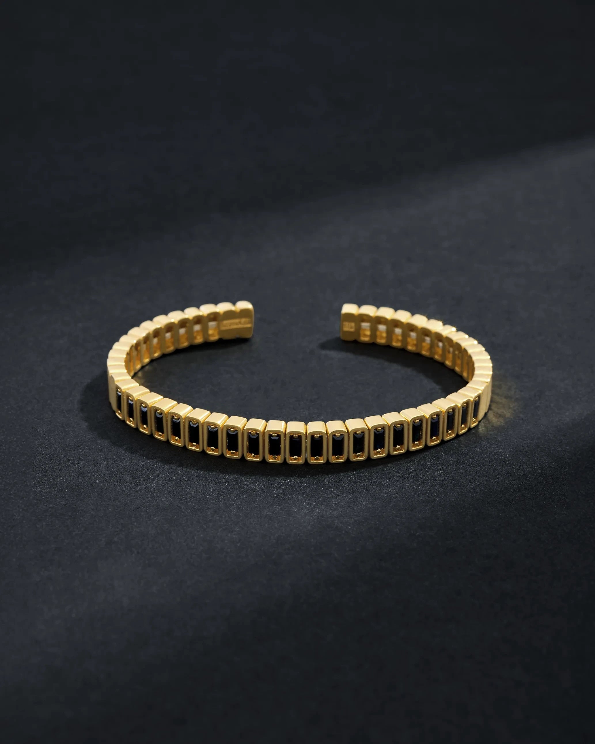 Suzanne Kalan Inlay Large Vertical Black Sapphire Bangle in 18k yellow gold