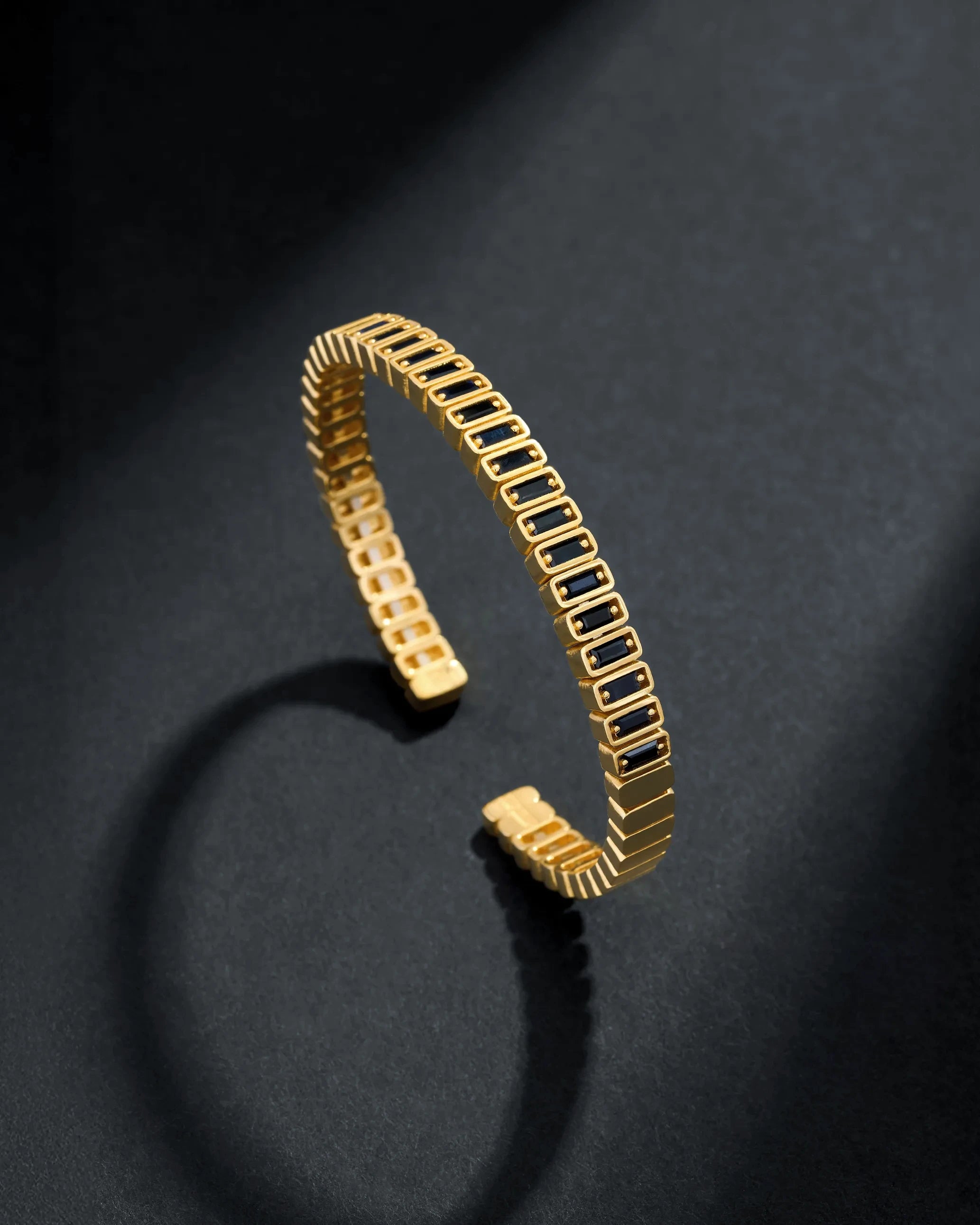 Suzanne Kalan Inlay Large Vertical Black Sapphire Bangle in 18k yellow gold