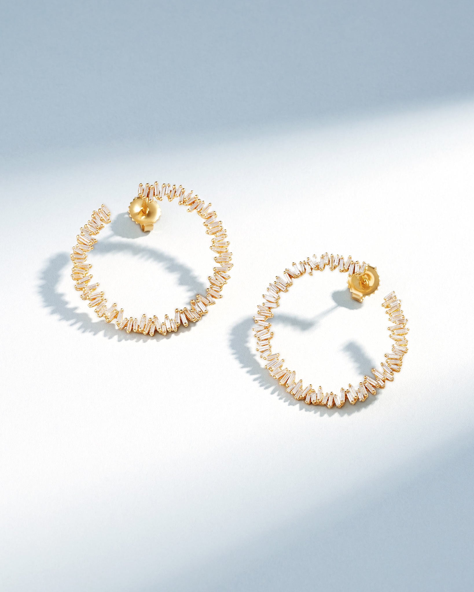 Suzanne Kalan Classic Diamond Midi Sideways Hoops in 18k yellow gold