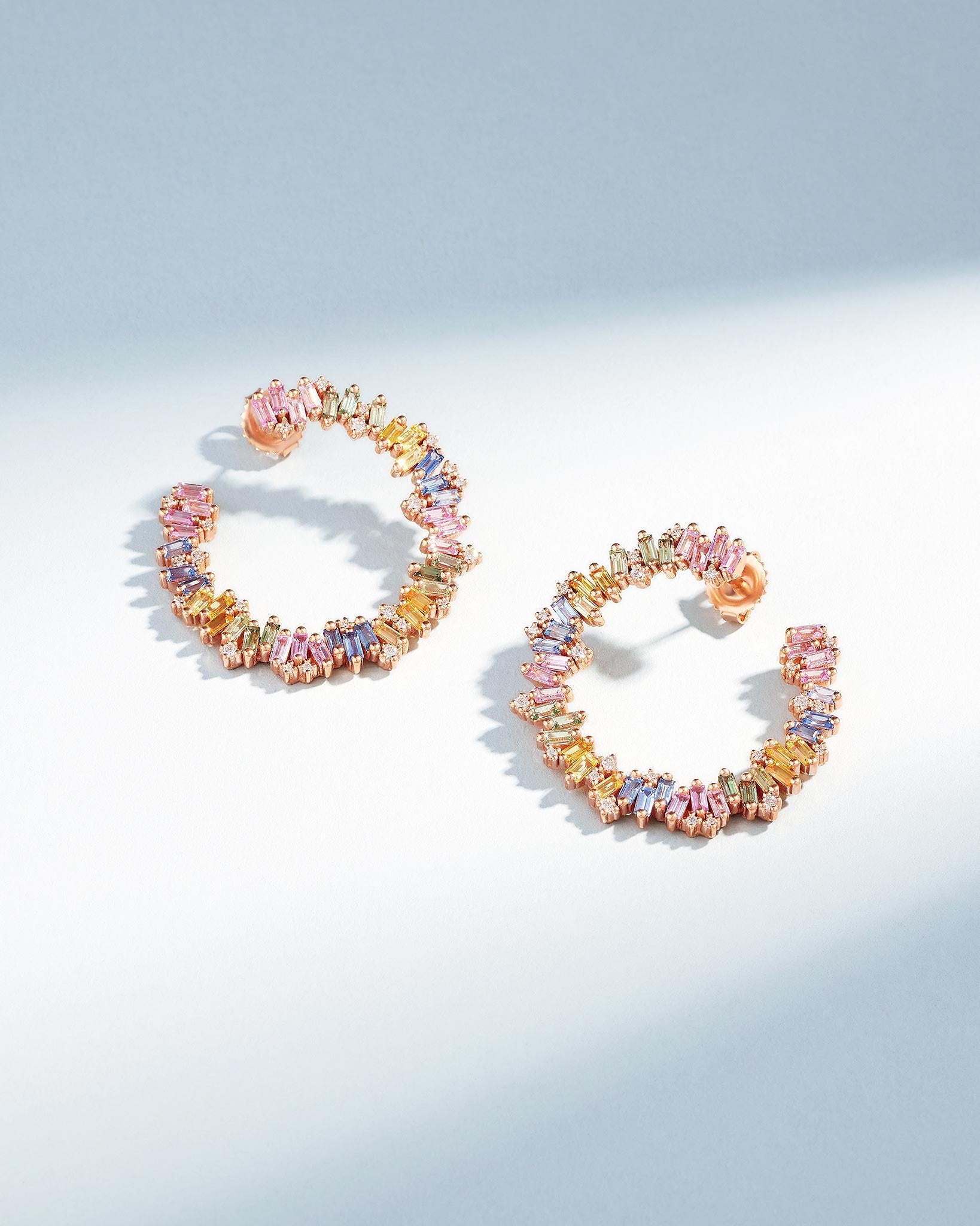 Suzanne Kalan Bold Burst Pastel Sapphire Sideways Midi Hoops in 18k rose gold