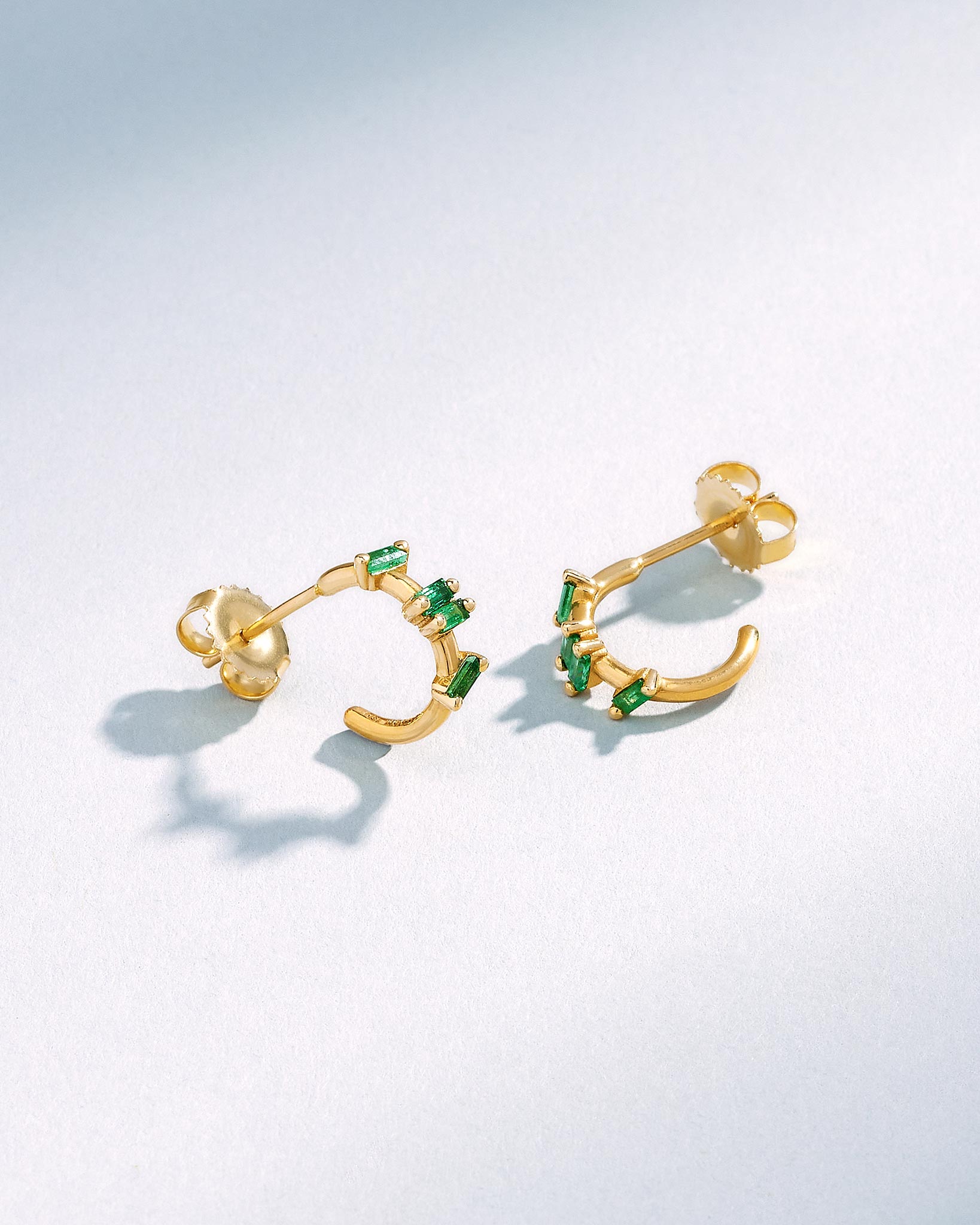 Suzanne Kalan Bold Emerald Barbwire Mini Hoops in 18k yellow gold