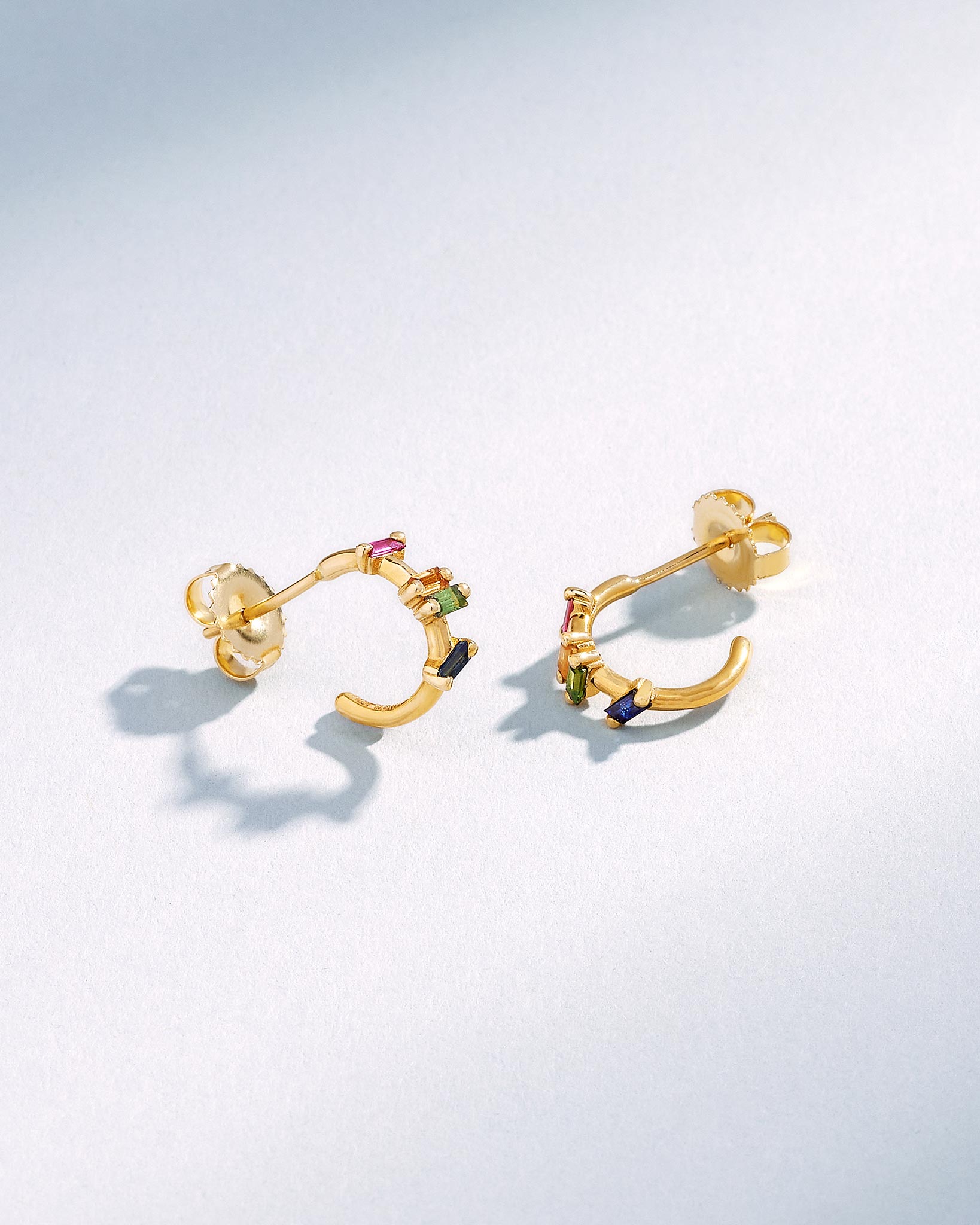 Suzanne Kalan Bold Rainbow Sapphire Barbwire Mini Hoops in 18k yellow gold