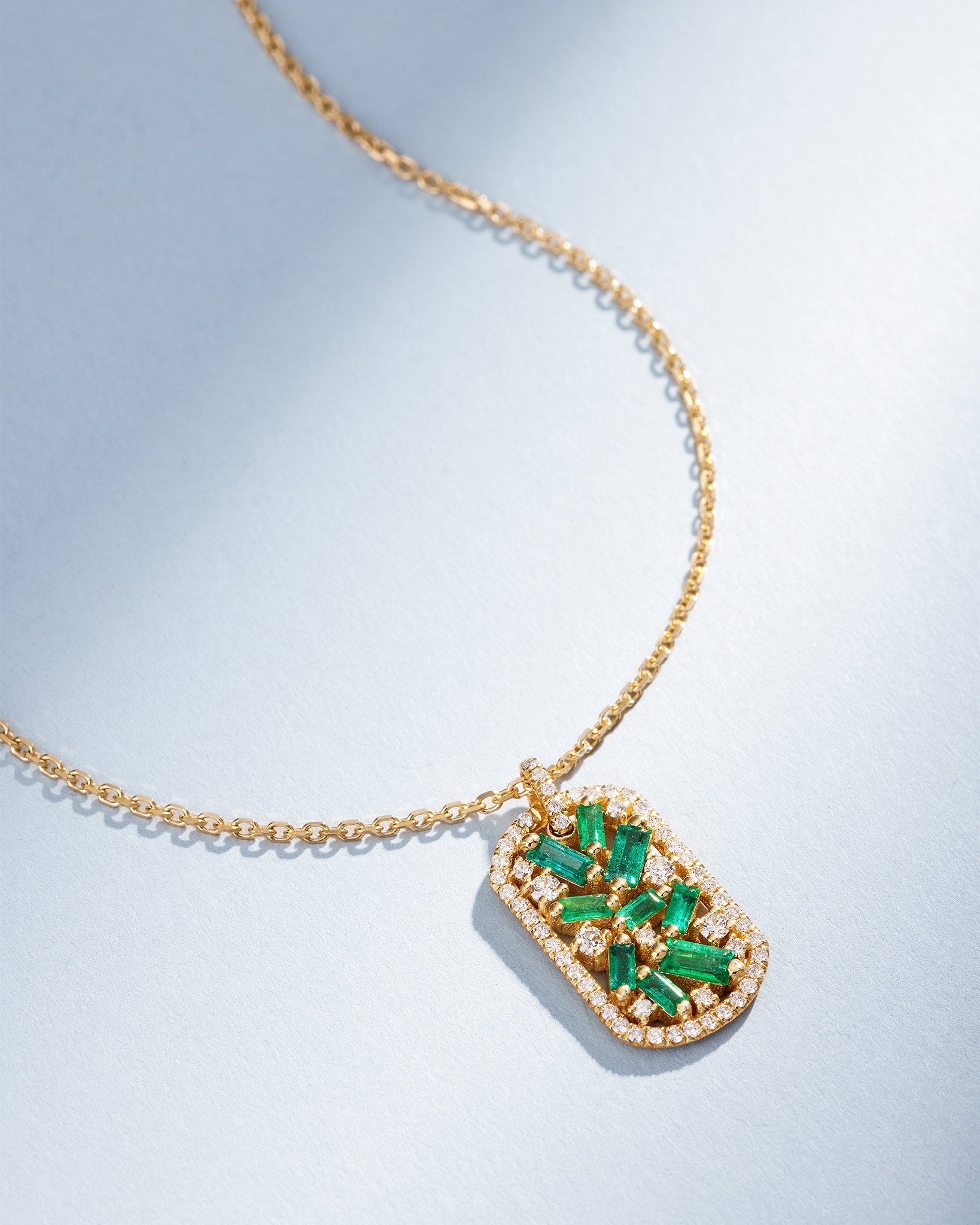 Suzanne Kalan Frenzy Emerald Medium Dog Tag Pendant in 18k yellow gold