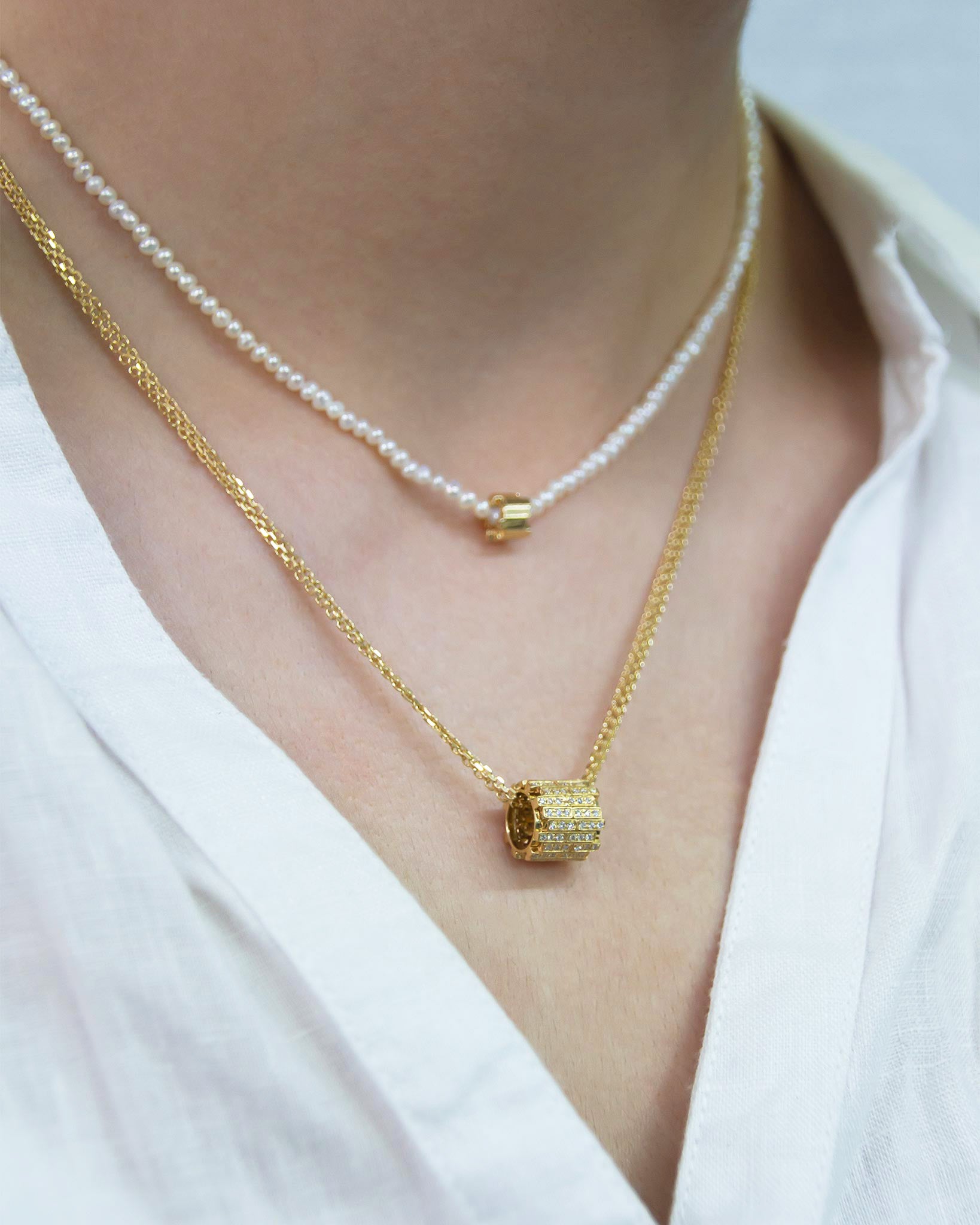 Suzanne Kalan Infinite Pave Diamond Midi Rondelle Pendant in 18k yellow gold