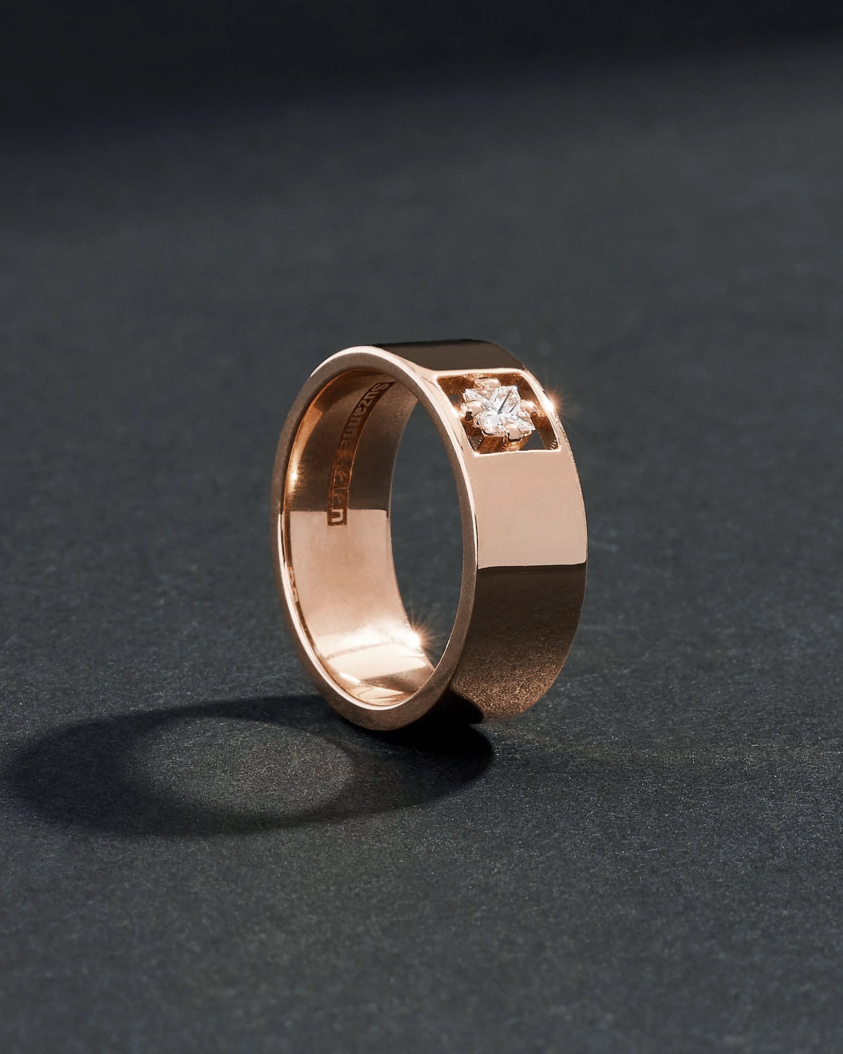 Inlay Single Princess-Cut Diamond Band