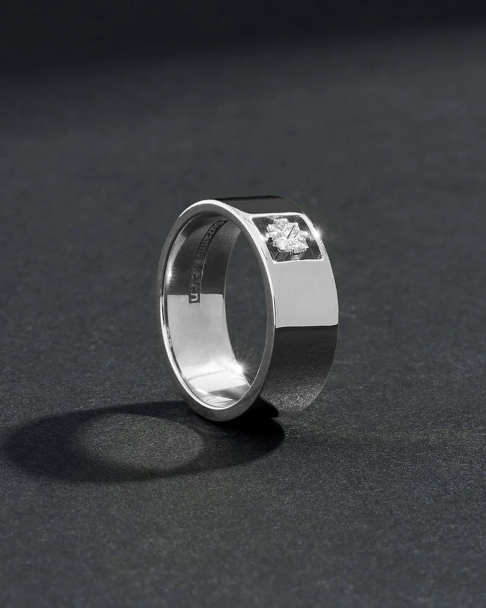 Inlay Single Princess-Cut Diamond Band