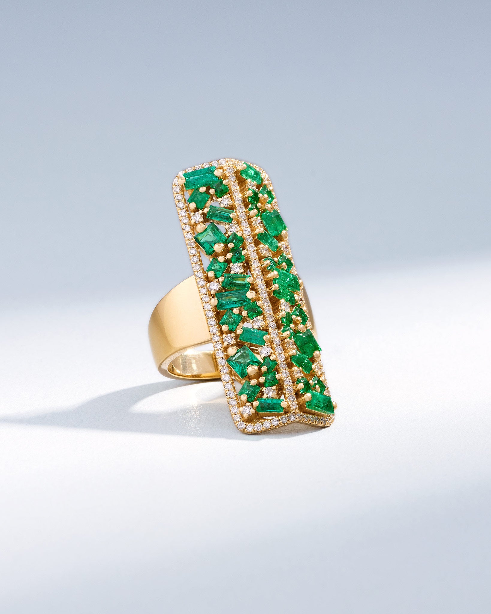 Suzanne Kalan La Fantaisie Sunbeam Emerald Ring in 18k yellow gold