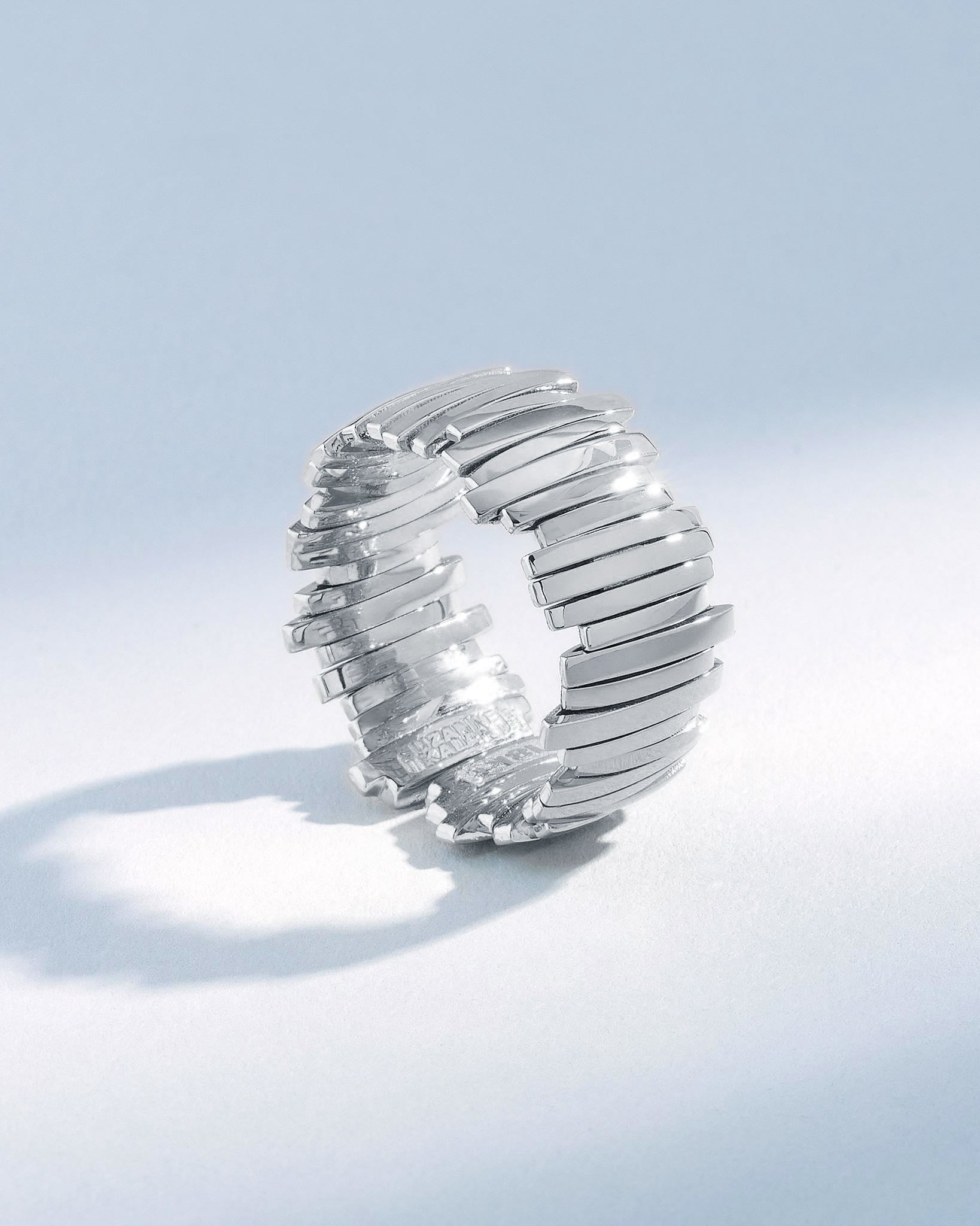 Suzanne Kalan Classic Gold Milli Band in 18k white gold