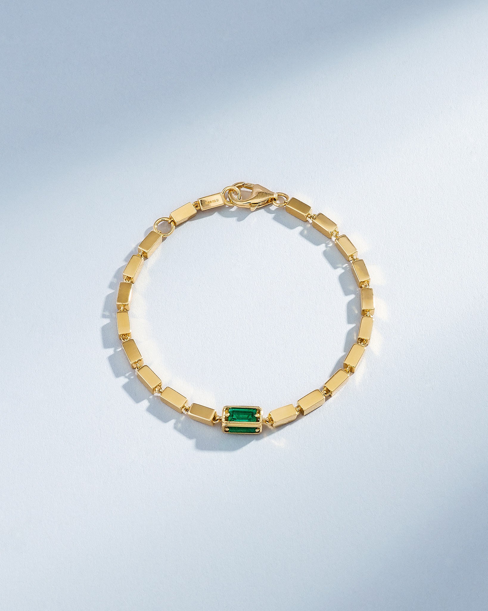 Suzanne Kalan Block-Chain Single Emerald Thick Bracelet in 18k yellow gold