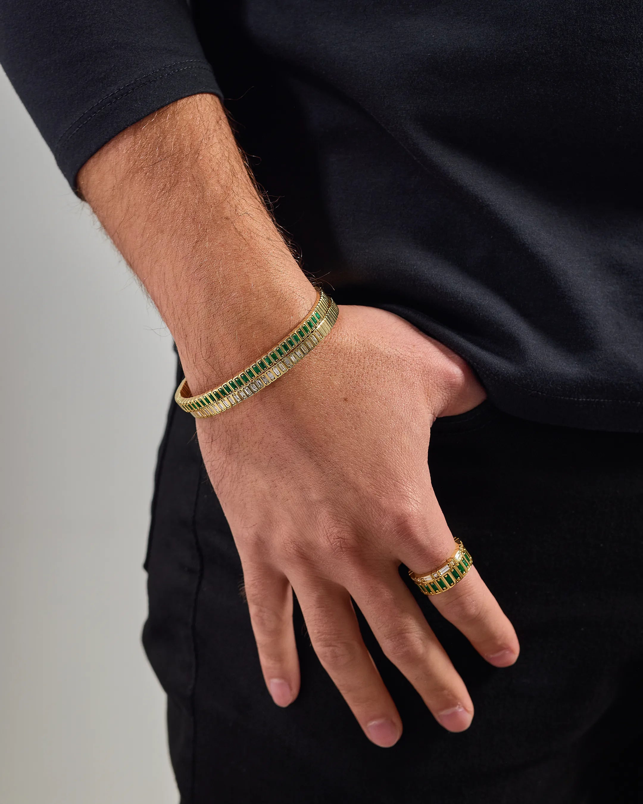 Inlay Small Vertical Emerald Bangle