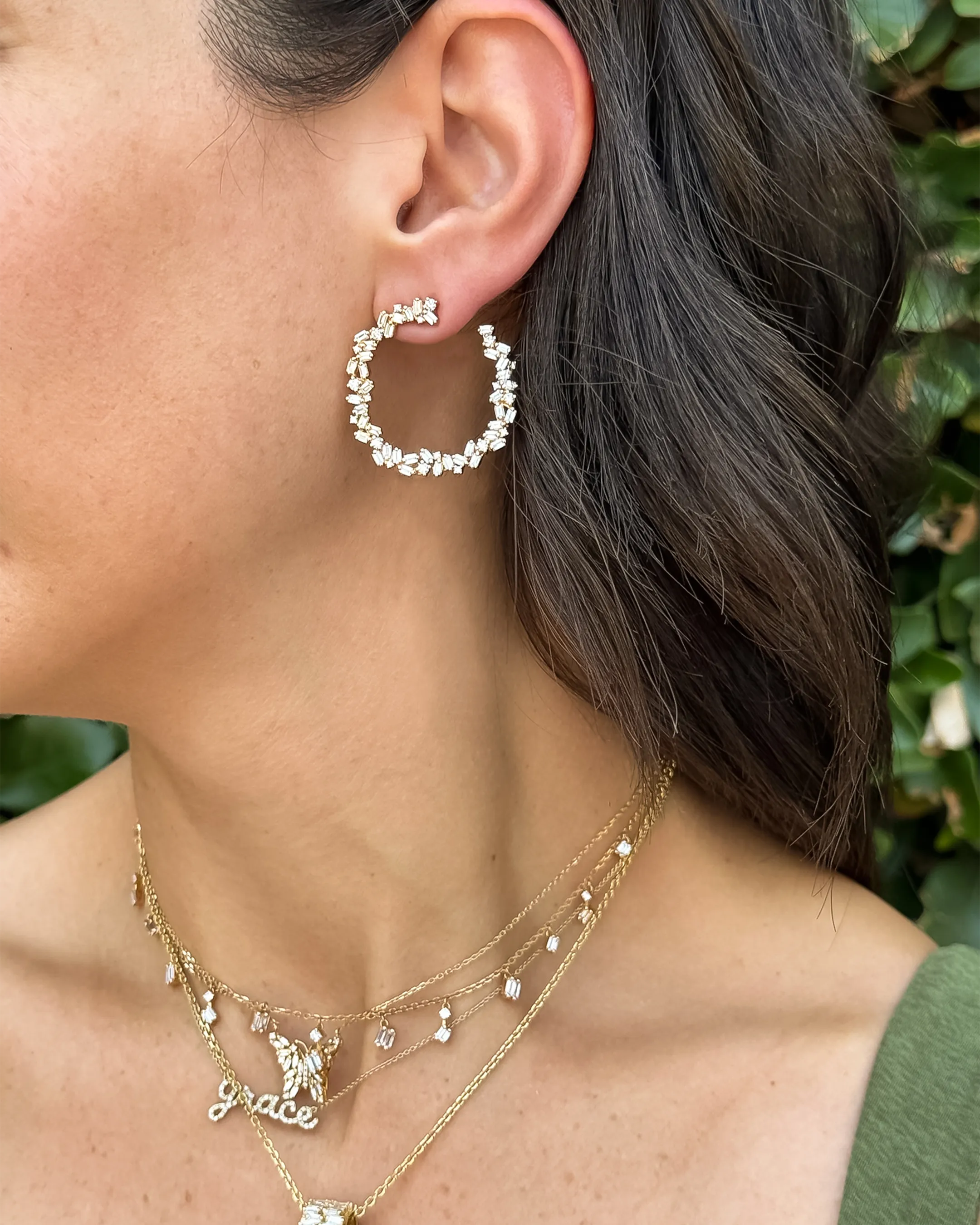 Suzanne Kalan Classic Diamond Sideways Cluster Midi Hoops in 18k yellow gold