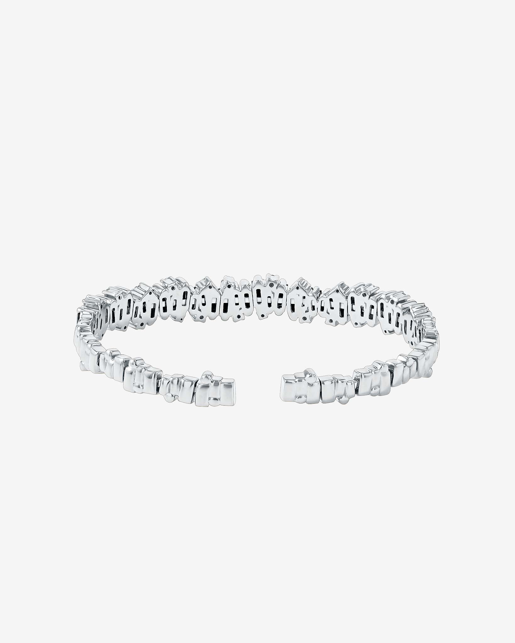 Suzanne Kalan Shimmer Audrey Dark Blue Sapphire Bangle in 18K white gold