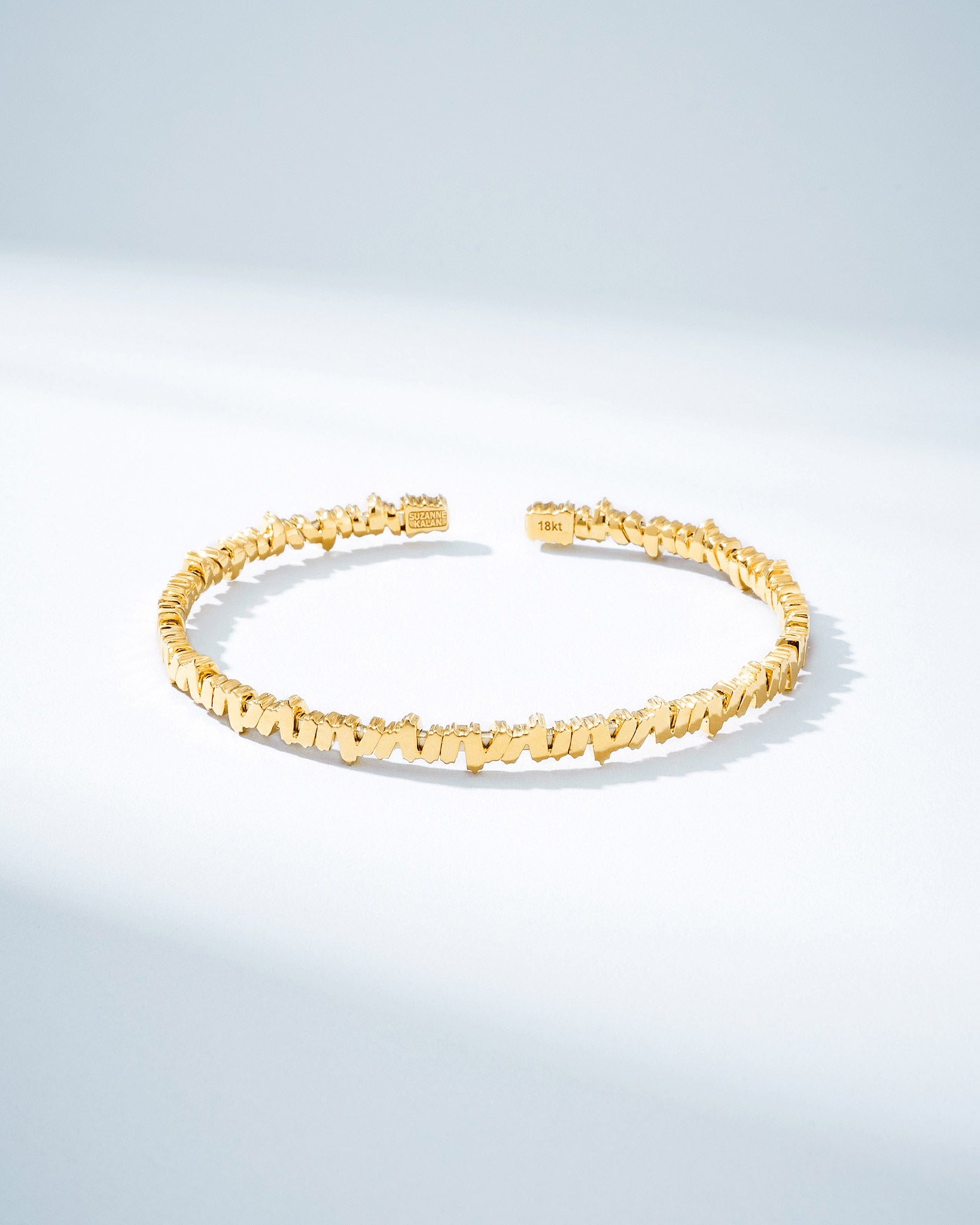 Suzanne Kalan Golden Bangle in 18k yellow gold