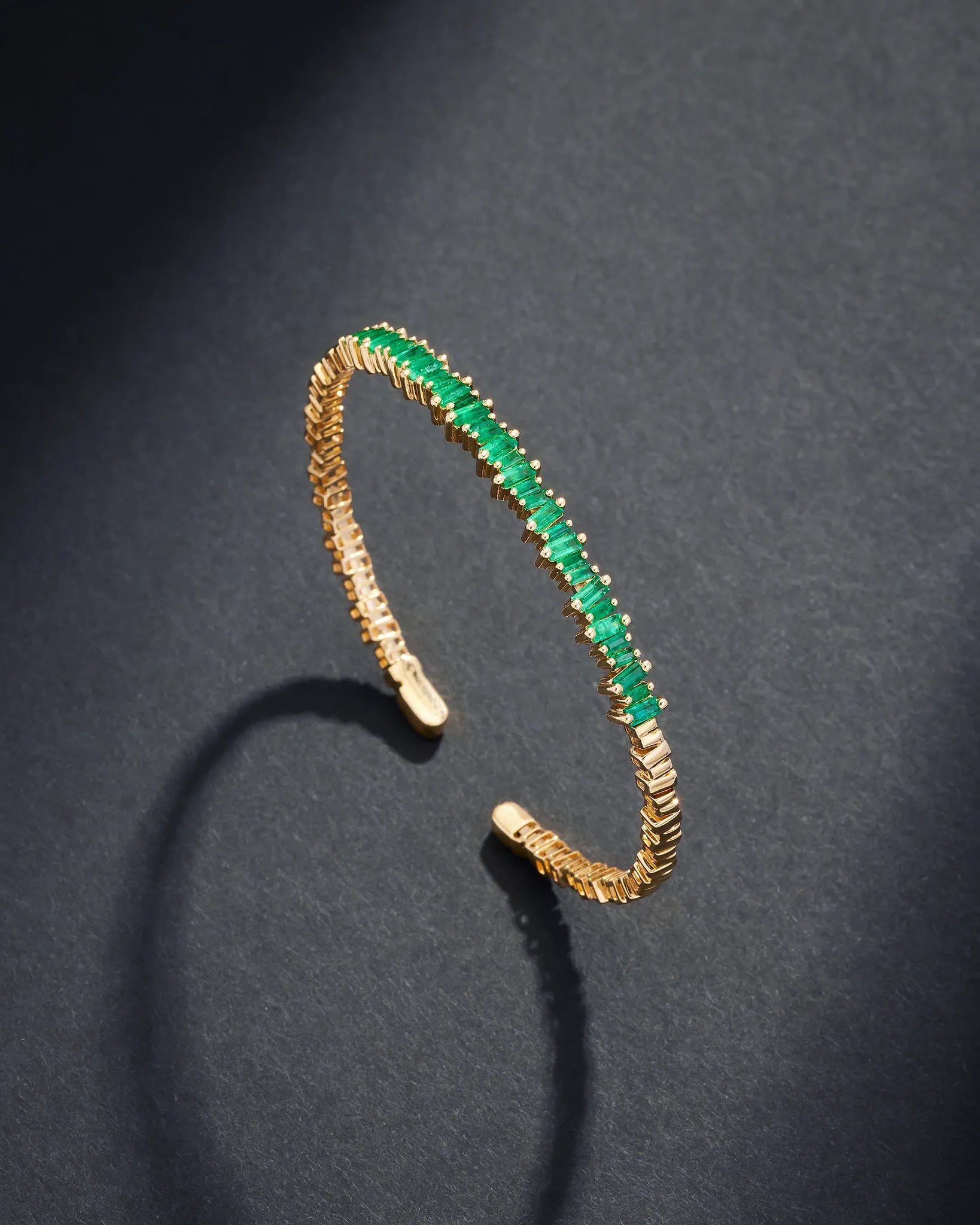 Suzanne Kalan Bold Emerald Bangle in 18k yellow gold