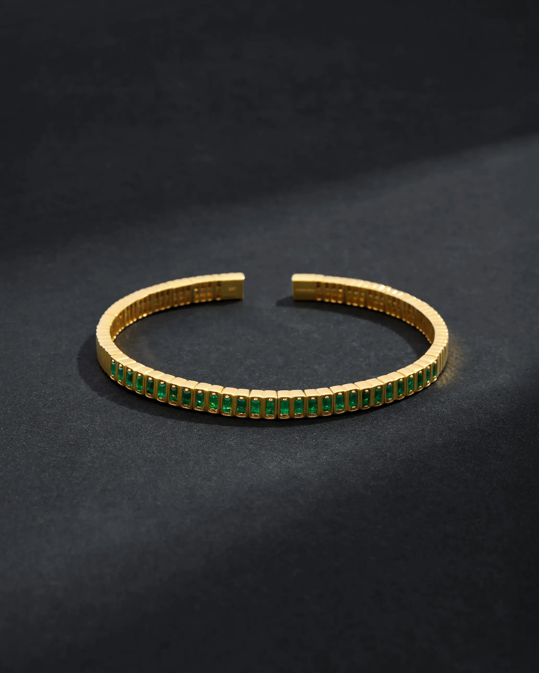 Suzanne Kalan Inlay Small Vertical Emerald Bangle in 18k yellow gold