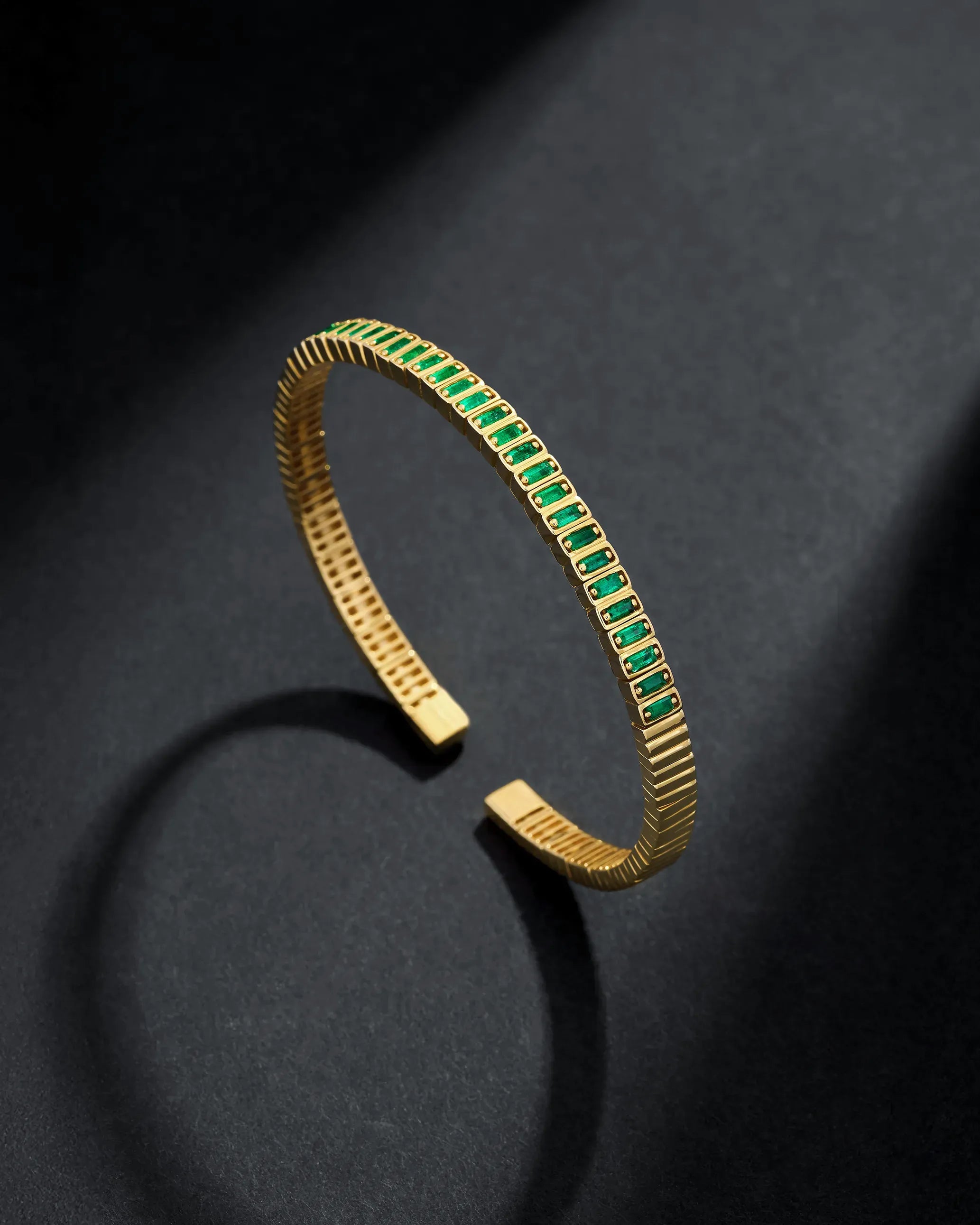 Suzanne Kalan Inlay Small Vertical Emerald Bangle in 18k yellow gold