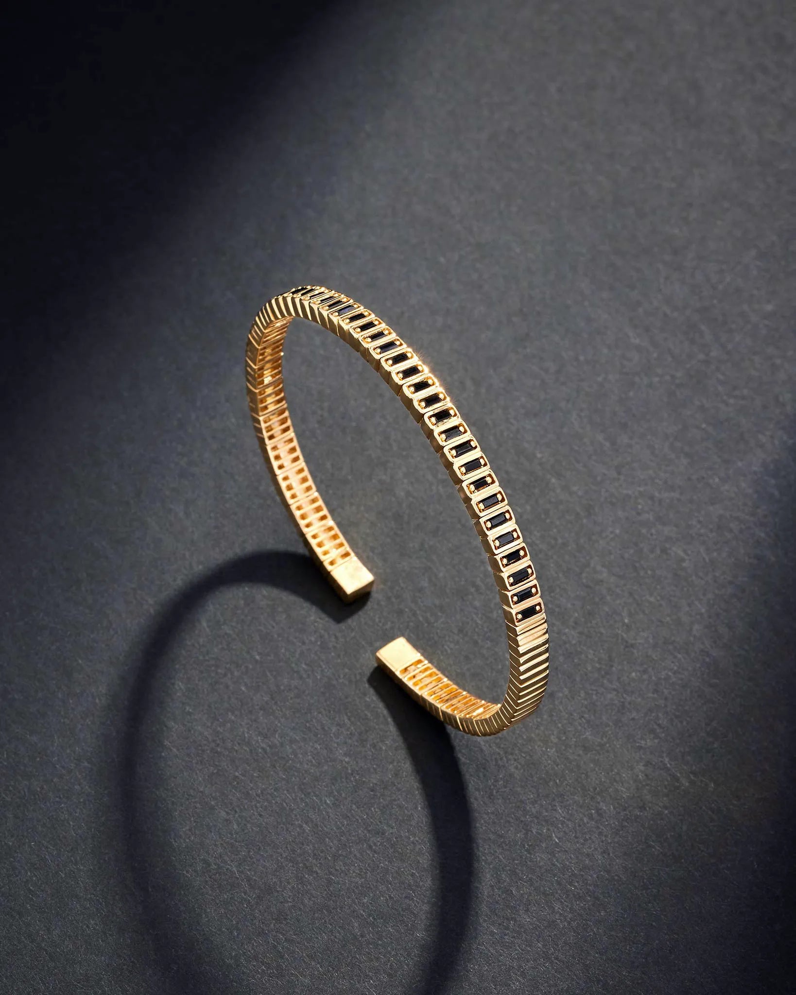 Suzanne Kalan Men's Inlay Small Vertical Black Sapphire Bangle in 18k yellow gold