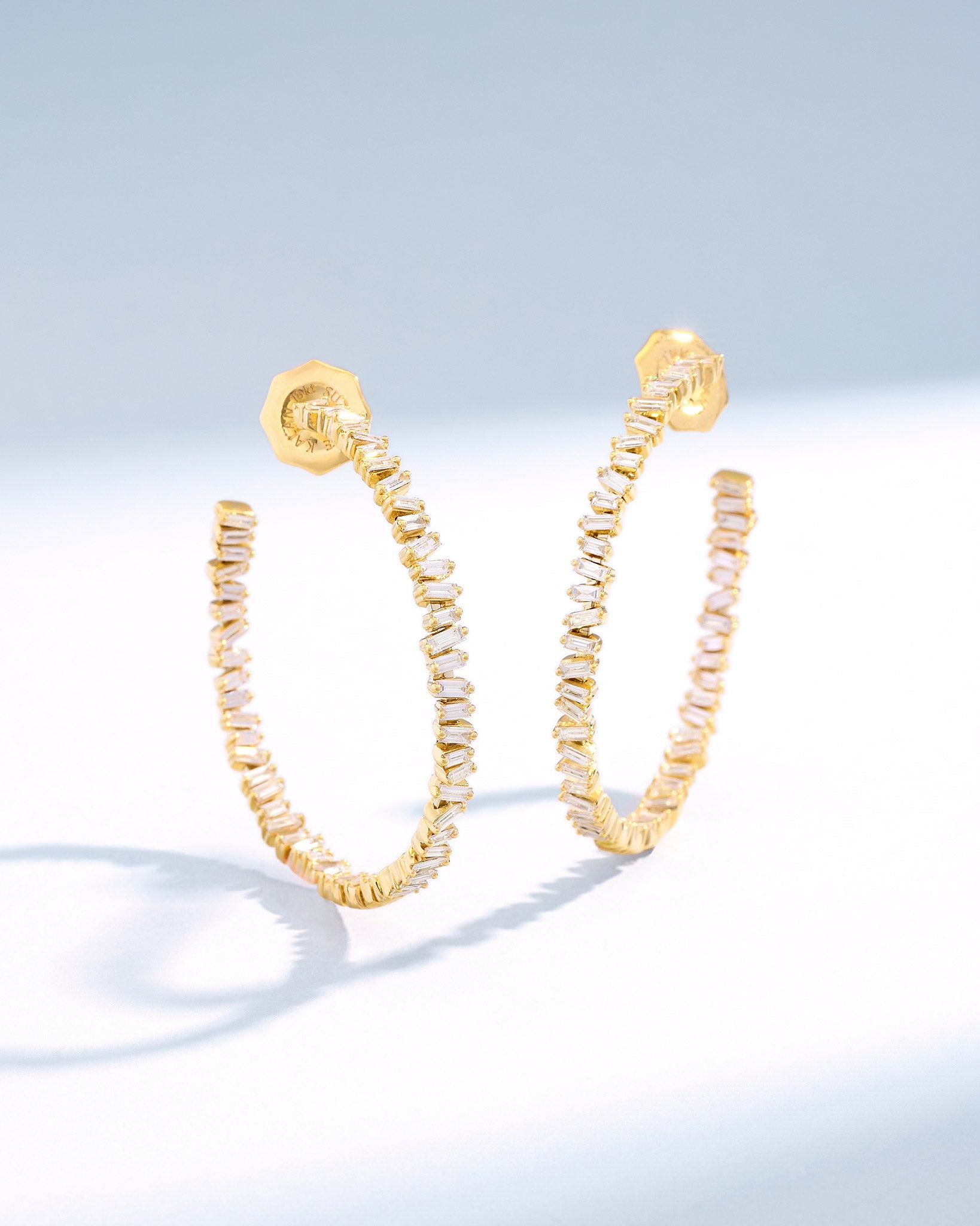 Suzanne Kalan Classic Diamond Midi Hoops in 18k yellow gold