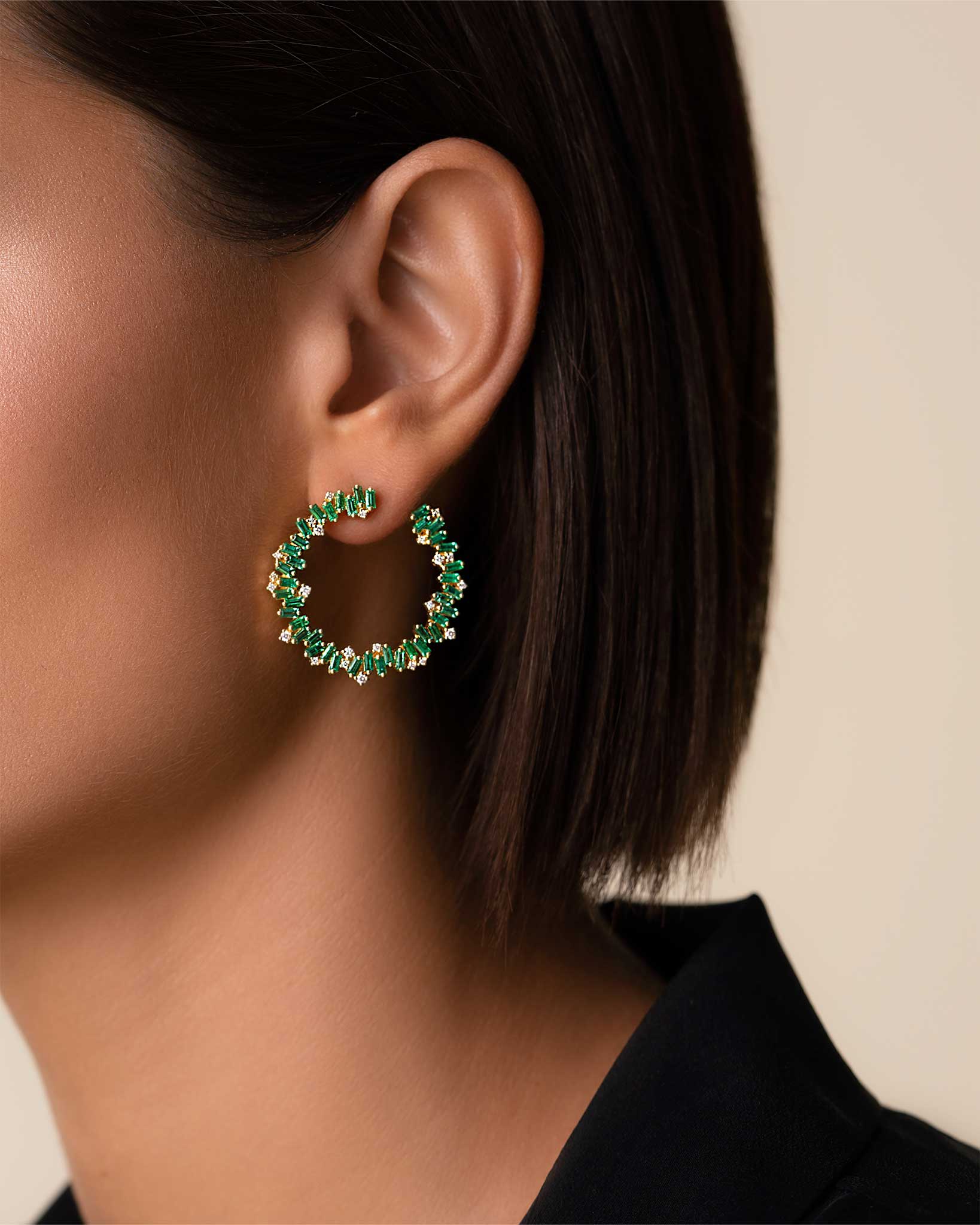 Suzanne Kalan Bold Burst Emerald Sideways Midi Hoops in 18k yellow gold