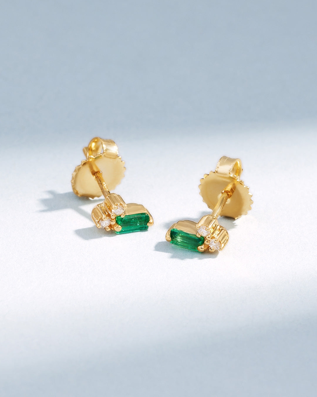 Suzanne Kalan Bold Burst Mini Emerald Studs in 18k yellow gold