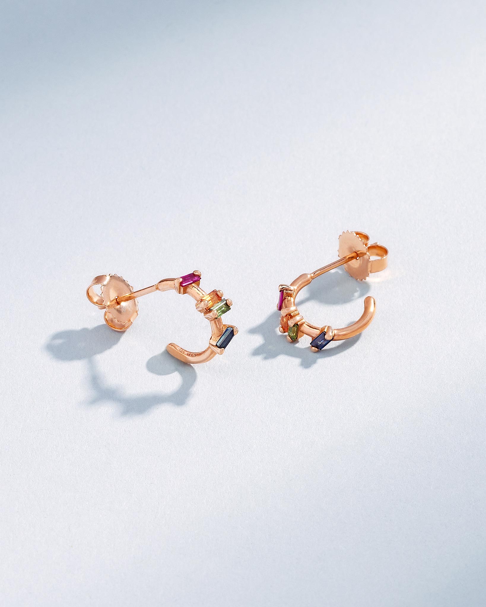 Suzanne Kalan Bold Rainbow Sapphire Barbwire Mini Hoops in 18k rose gold