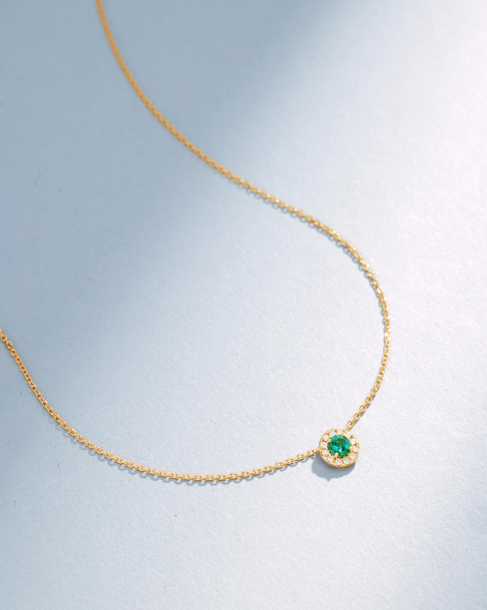Suzanne Kalan Bold Emerald Mini Round Pavé Pendant in 18k yellow gold