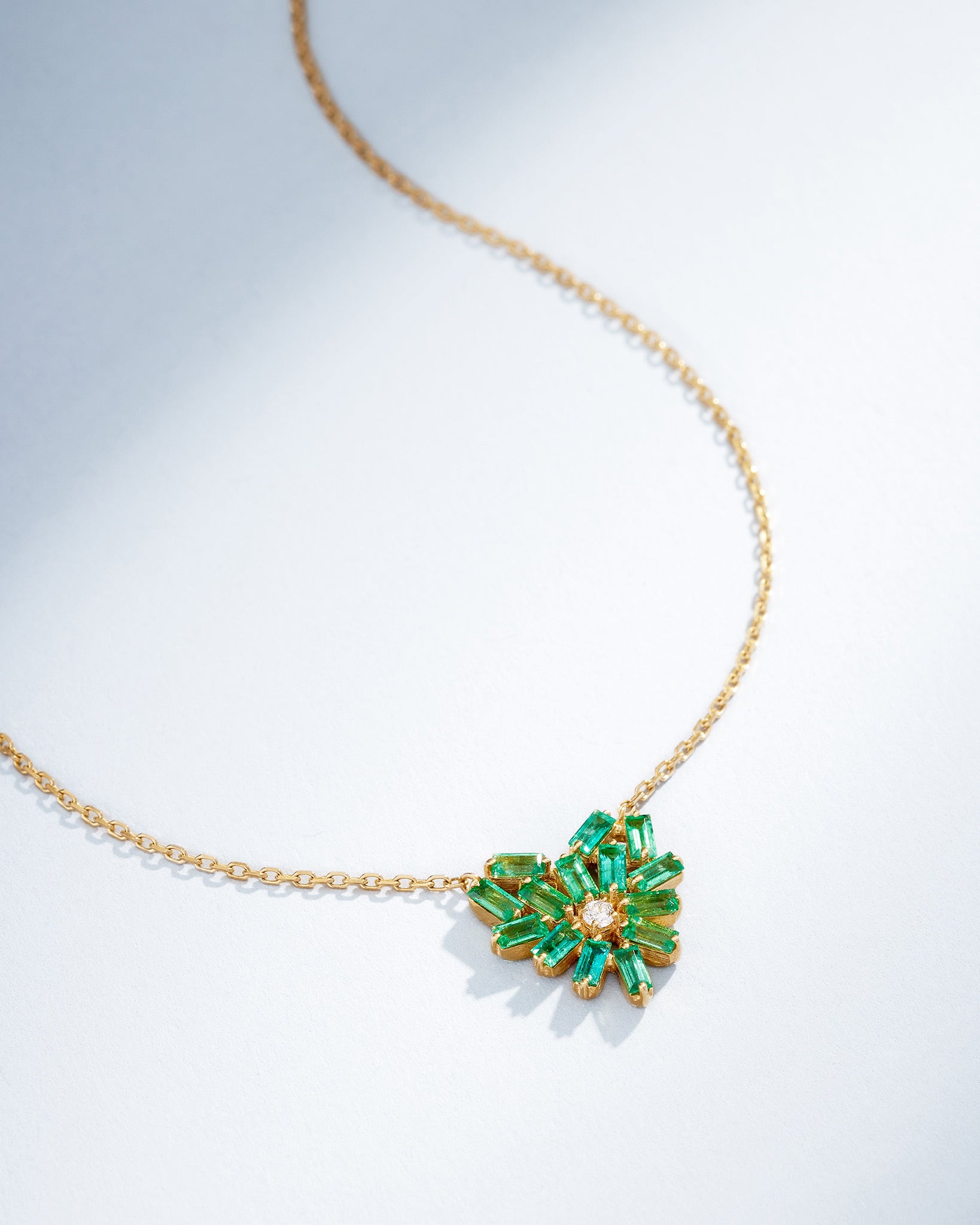 Suzanne Kalan Bold Emerald Small Heart Pendant in 18k yellow gold
