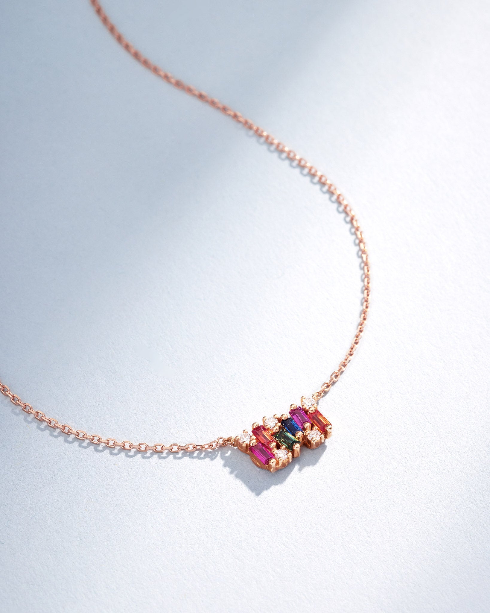 Suzanne Kalan Shimmer Rainbow Sapphire Mini Bar Pendant in 18k rose gold