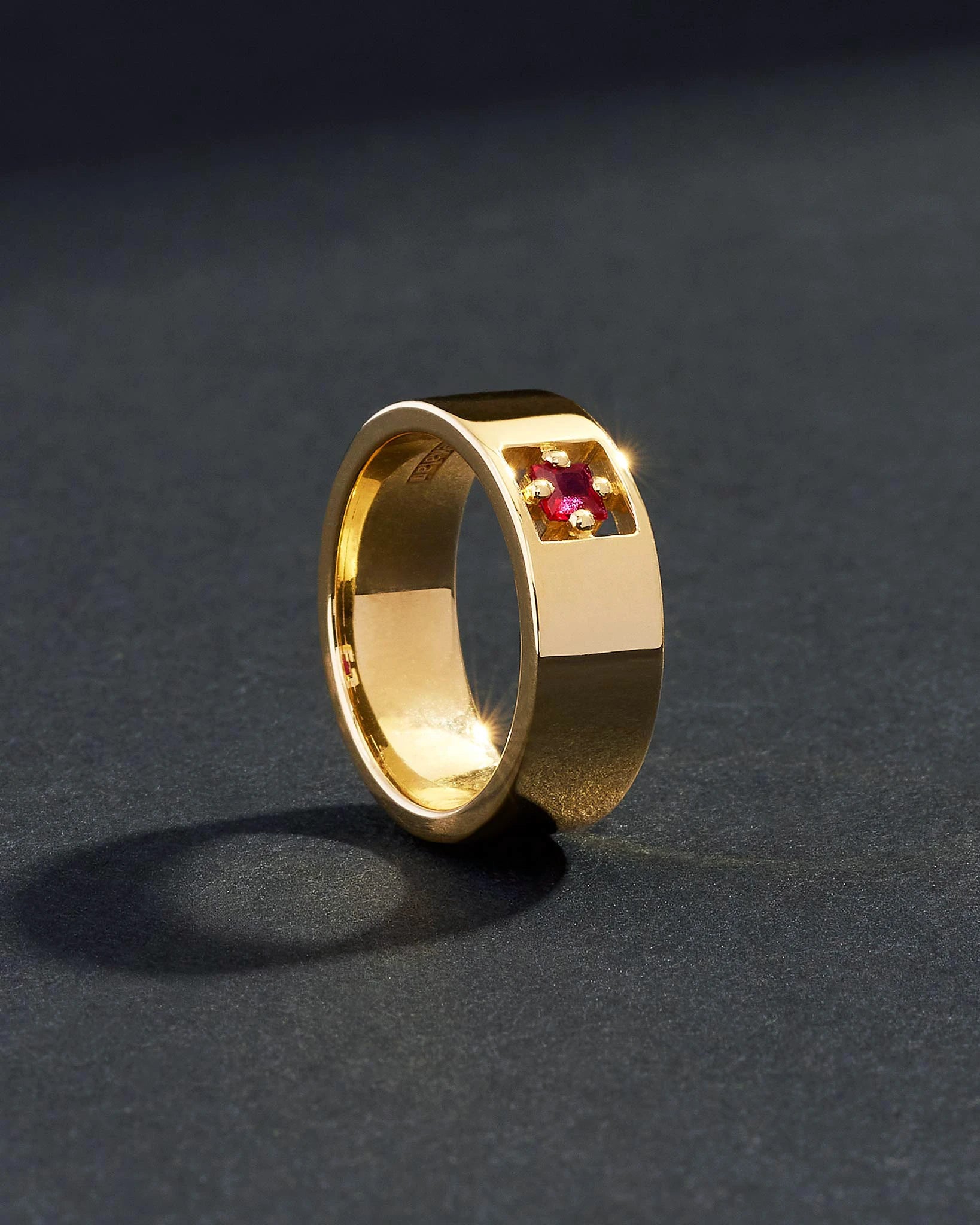 Suzanne Kalan Inlay Single Princess-Cut Ruby Band in 18k yellow gold