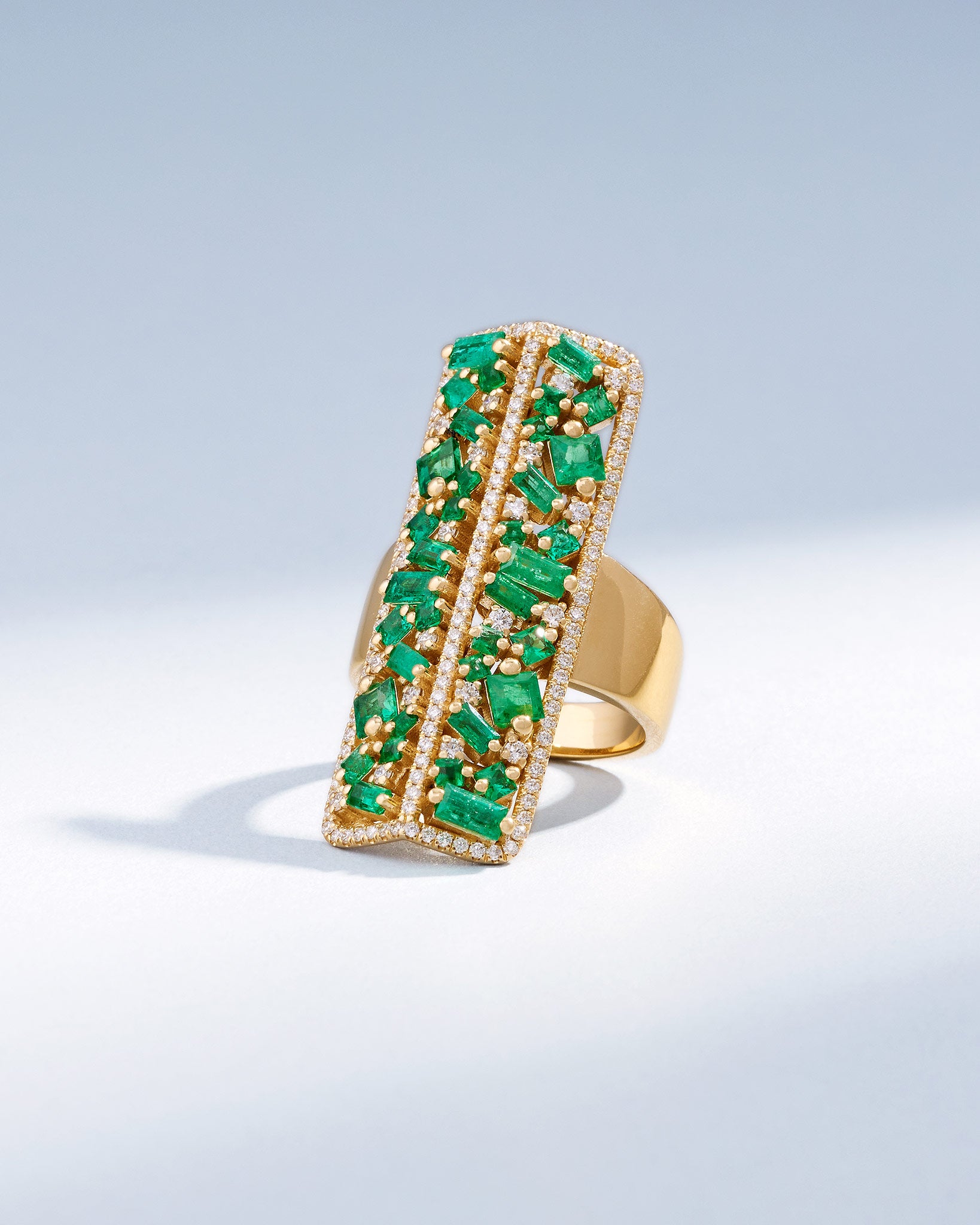 Suzanne Kalan La Fantaisie Sunbeam Emerald Ring in 18k yellow gold