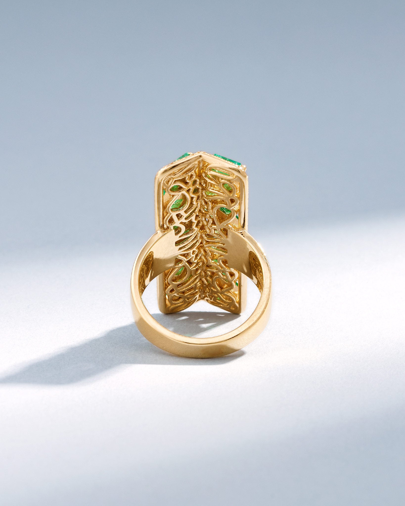 Suzanne Kalan La Fantaisie Sunbeam Emerald Ring in 18k yellow gold