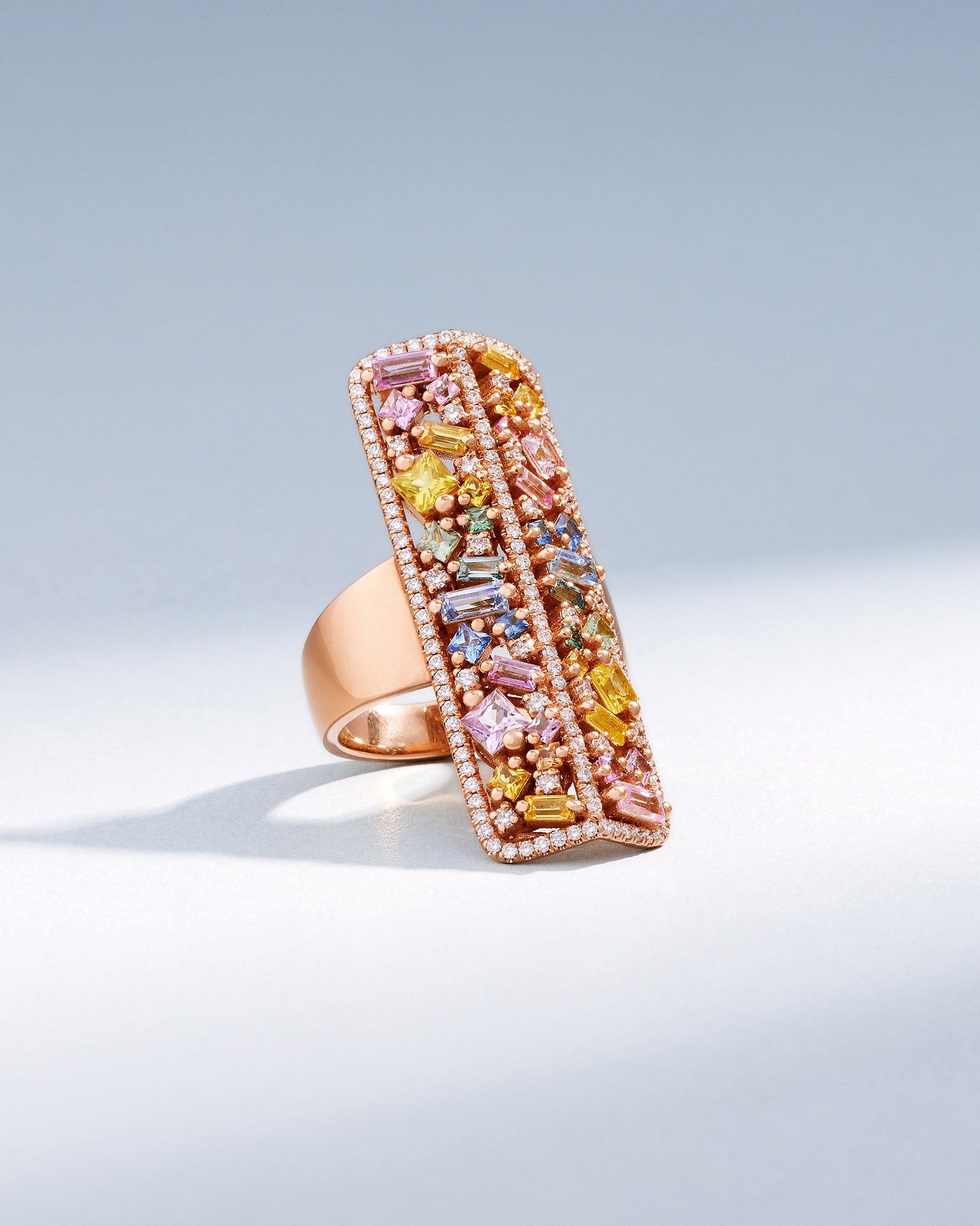 Suzanne Kalan La Fantaisie Sunbeam Pastel Sapphire Ring in 18k rose gold 