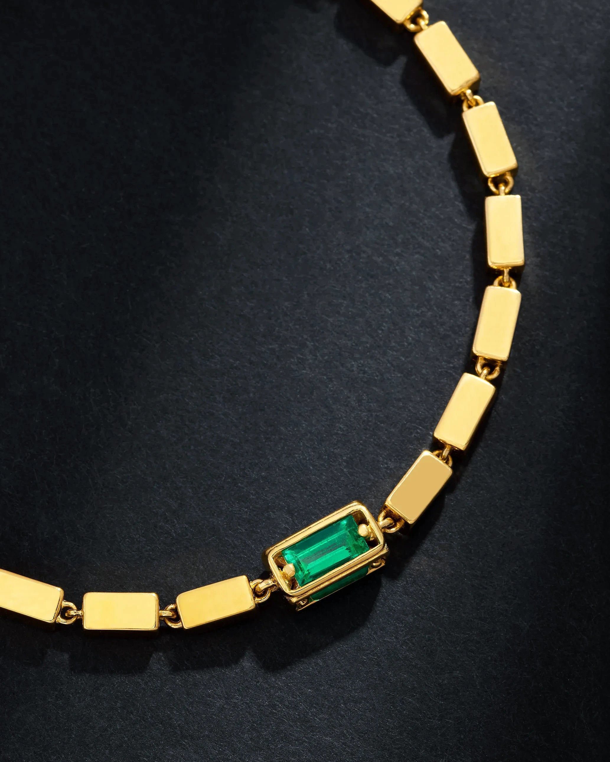 Suzanne Kalan Block-Chain Single Emerald Thick Bracelet in 18k yellow gold