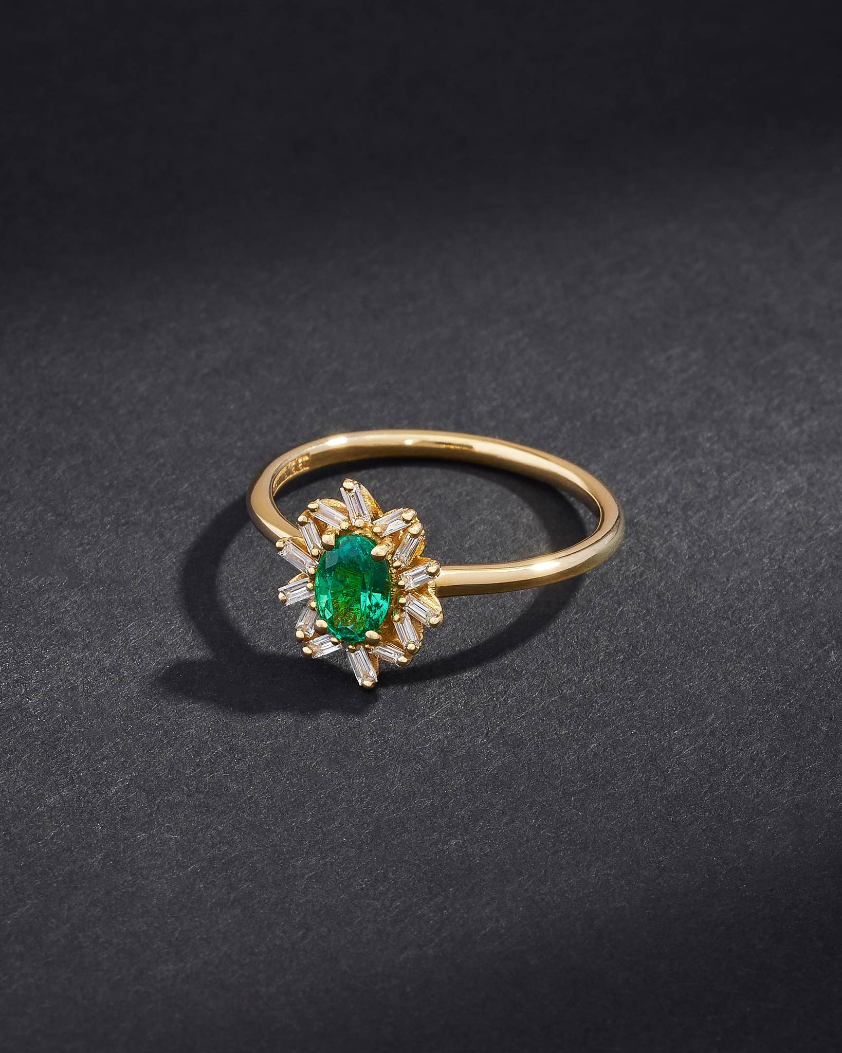 Suzanne Kalan One of a Kind Oval Cut Emerald Fireworks Ring in 18k yellow gold
