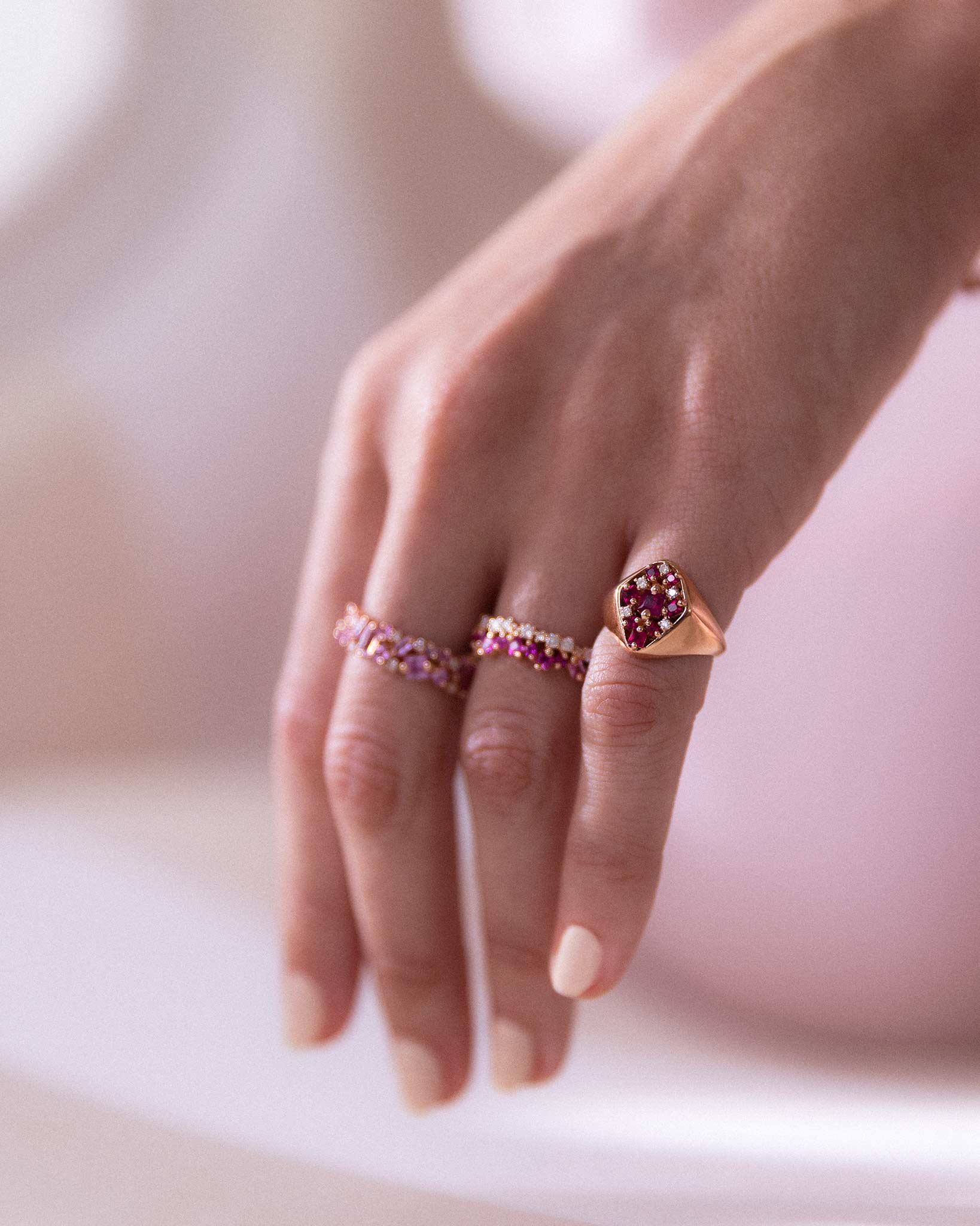 Suzanne Kalan La Fantaisie Star Ruby Signet Ring in 18k rose gold