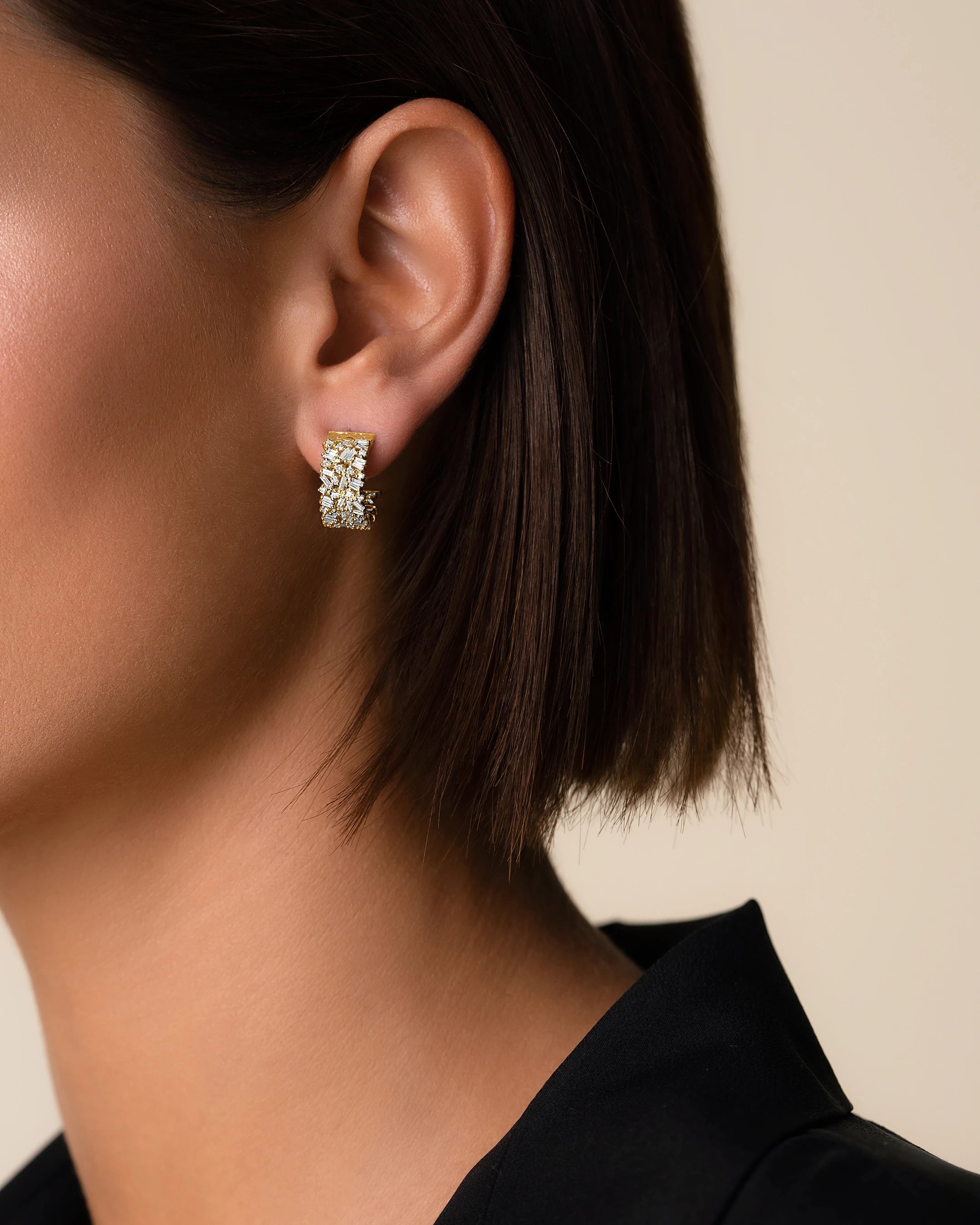 Suzanne Kalan Classic Diamond Icon Midi Hoops in 18k yellow gold