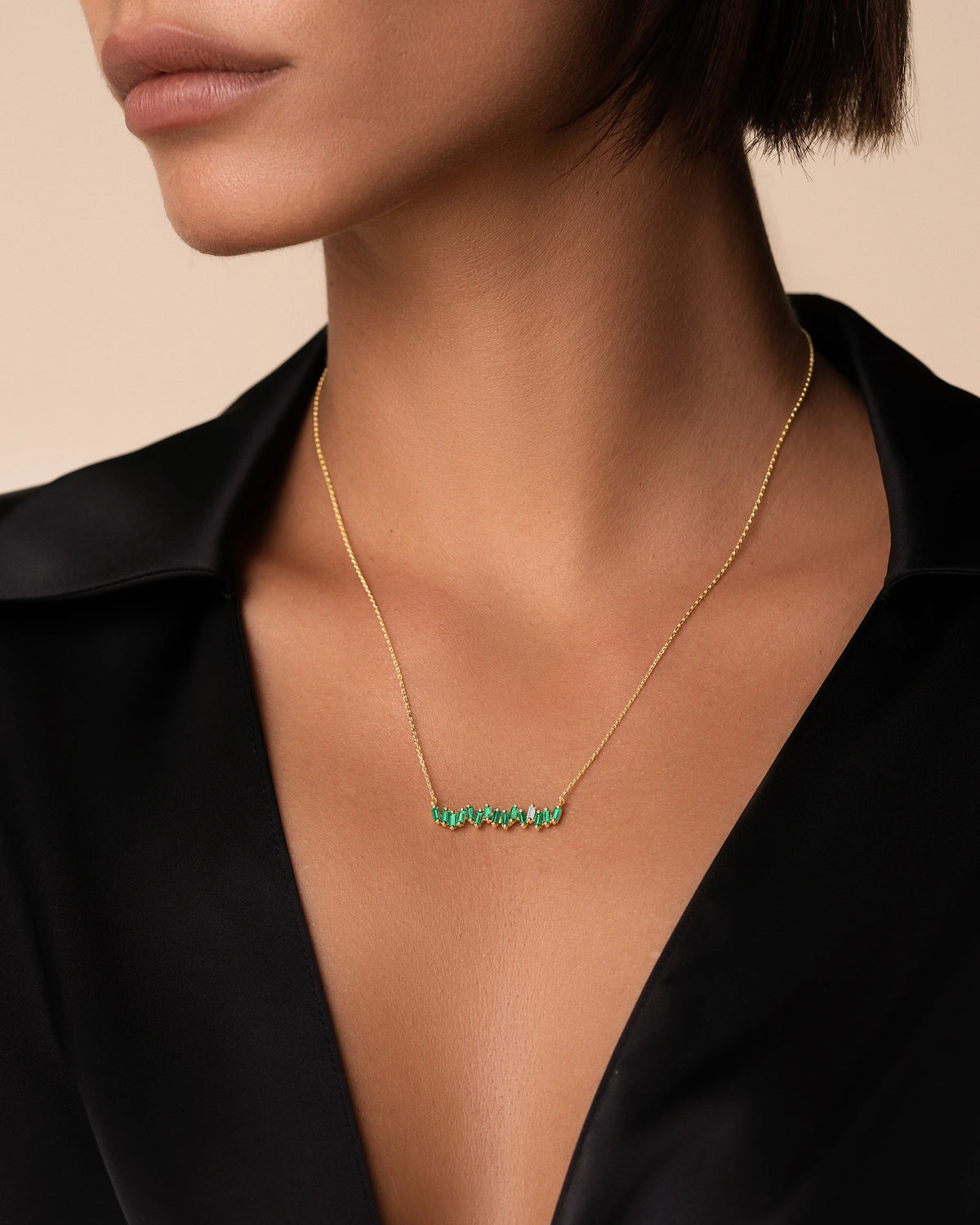 Suzanne Kalan Bold Emerald Bar Pendant in 18k yellow gold