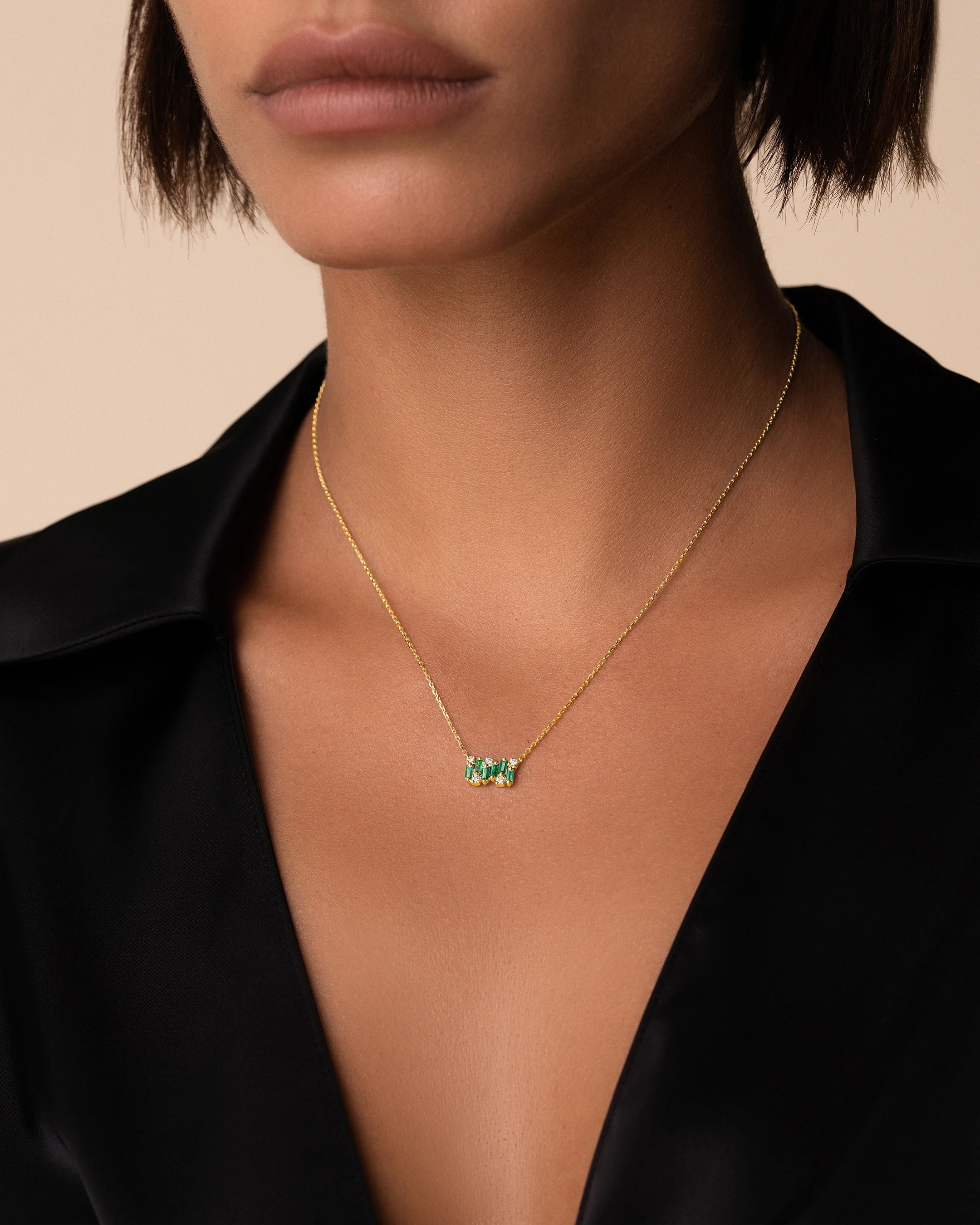 Suzanne Kalan Shimmer Emerald Mini Bar Pendant in 18k yellow gold